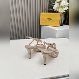 Новая коллекция Fendi ： Материал верх