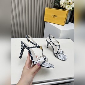 Новая коллекция Fendi ： Материал верх