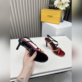 Новая коллекция Fendi Материал верха：