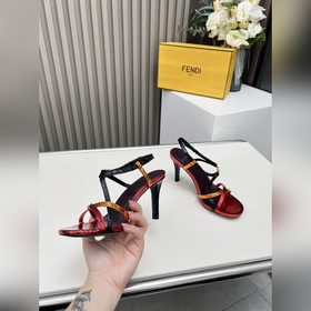 Новая коллекция Fendi Материал верха：