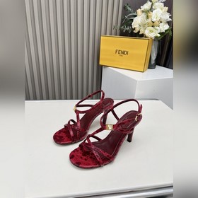 Новая коллекция Fendi Материал верха：
