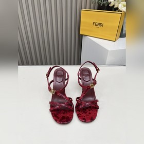 Новая коллекция Fendi Материал верха：