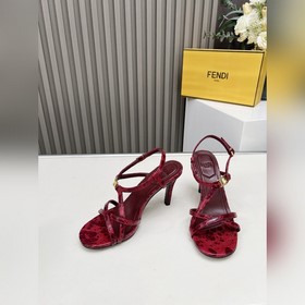 Новая коллекция Fendi Материал верха：