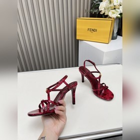 Новая коллекция Fendi Материал верха：