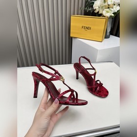 Новая коллекция Fendi Материал верха：