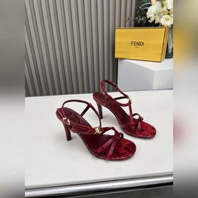 Новая коллекция Fendi Материал верха：