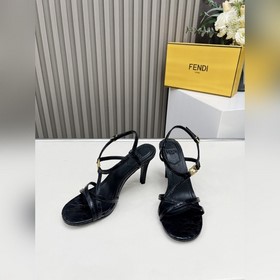 Новая коллекция Fendi ： Материал верх