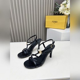 Новая коллекция Fendi ： Материал верх