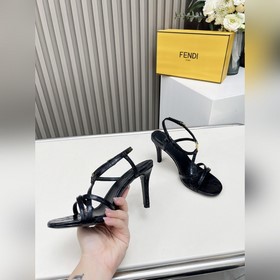 Новая коллекция Fendi ： Материал верх