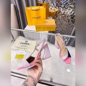 Новая модель Fendi, размер 35–40 (41,