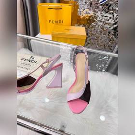 Новая модель Fendi, размер 35–40 (41, 
