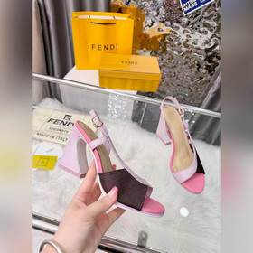 Новая модель Fendi, размер 35–40 (41,