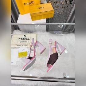 Новая модель Fendi, размер 35–40 (41,