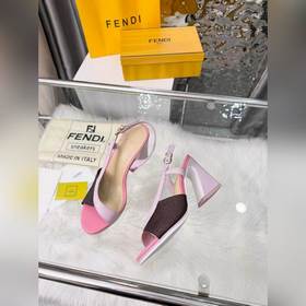 Новая модель Fendi, размер 35–40 (41, 