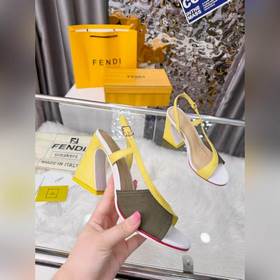 Новая модель Fendi, размер 35–40 (41,