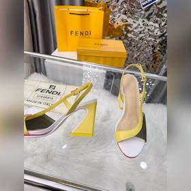 Новая модель Fendi, размер 35–40 (41,