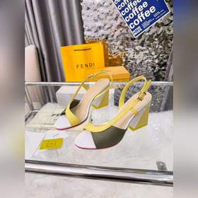 Новая модель Fendi, размер 35–40 (41, 