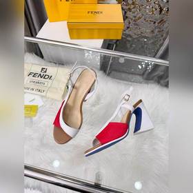 Новая модель Fendi, размер 35–40 (41,