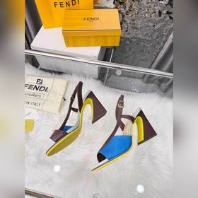 Новая модель Fendi, размер 35–40 (41, 
