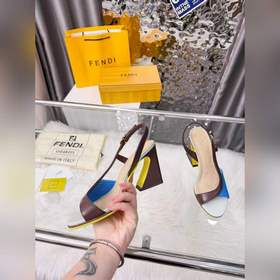 Новая модель Fendi, размер 35–40 (41, 