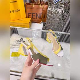 Новая модель Fendi, размер 35–40 (41, 
