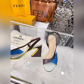 Новая модель Fendi, размер 35–40 (41, 