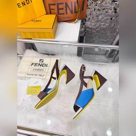 Новая модель Fendi, размер 35–40 (41, 