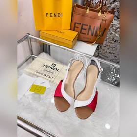 Новая модель Fendi, размер 35–40 (41,