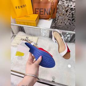 Новая модель Fendi, размер 35–40 (41, 