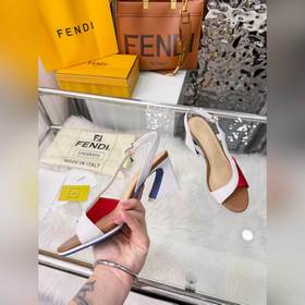 Новая модель Fendi, размер 35–40 (41,