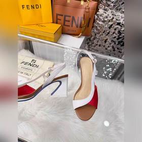 Новая модель Fendi, размер 35–40 (41, 