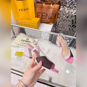 Новая модель Fendi, размер 35–40 (41, 
