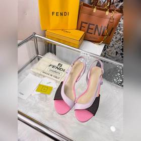 Новая модель Fendi, размер 35–40 (41,