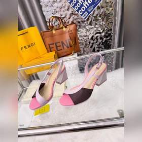 Новая модель Fendi, размер 35–40 (41, 