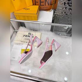 Новая модель Fendi, размер 35–40 (41, 