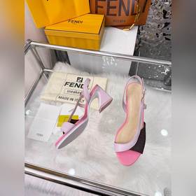 Новая модель Fendi, размер 35–40 (41, 