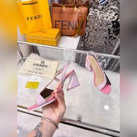 Новая модель Fendi, размер 35–40 (41, 