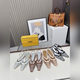 Новая коллекция Fendi уже в продаже. М