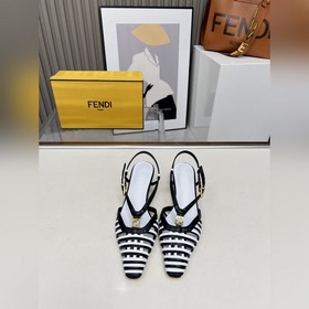 Новая коллекция Fendi уже в продаже. М