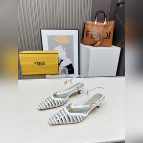 Новая коллекция Fendi уже в продаже. М