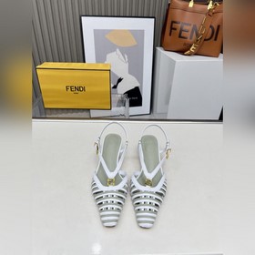 Новая коллекция Fendi уже в продаже. М