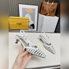 Новая коллекция Fendi уже в продаже. М