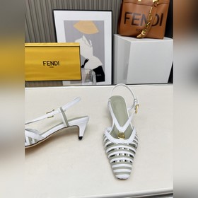 Новая коллекция Fendi уже в продаже. М