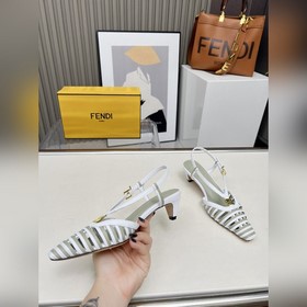 Новая коллекция Fendi уже в продаже. М
