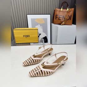 Новая коллекция Fendi уже в продаже. М