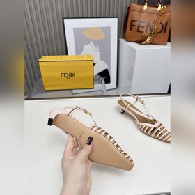 Новая коллекция Fendi уже в продаже. М