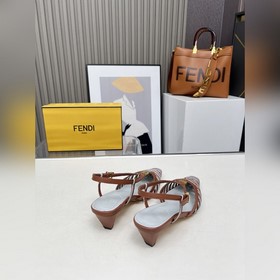 Новая коллекция Fendi уже в продаже. Д