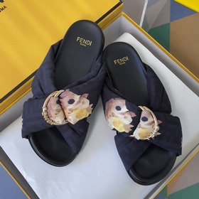 Топовая версия： пара сандалий Fendi 