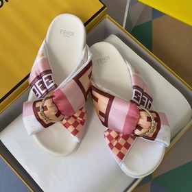 Топовая версия： пара сандалий Fendi 