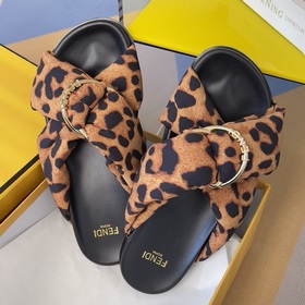Топовая версия： пара сандалий Fendi 
